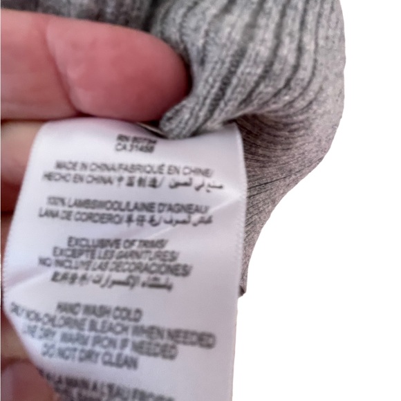 COPY - BCBG kittenish flutter sleeve v-neck sweater - Picture 5 of 6